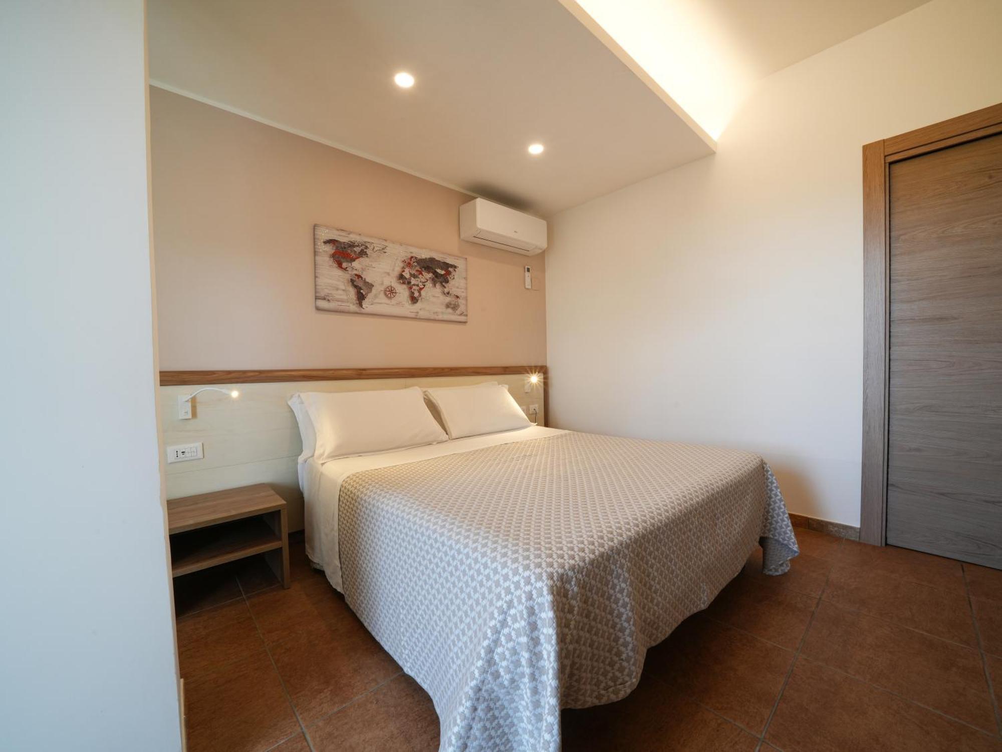 Hotel Marinella Capo Vaticano Esterno foto