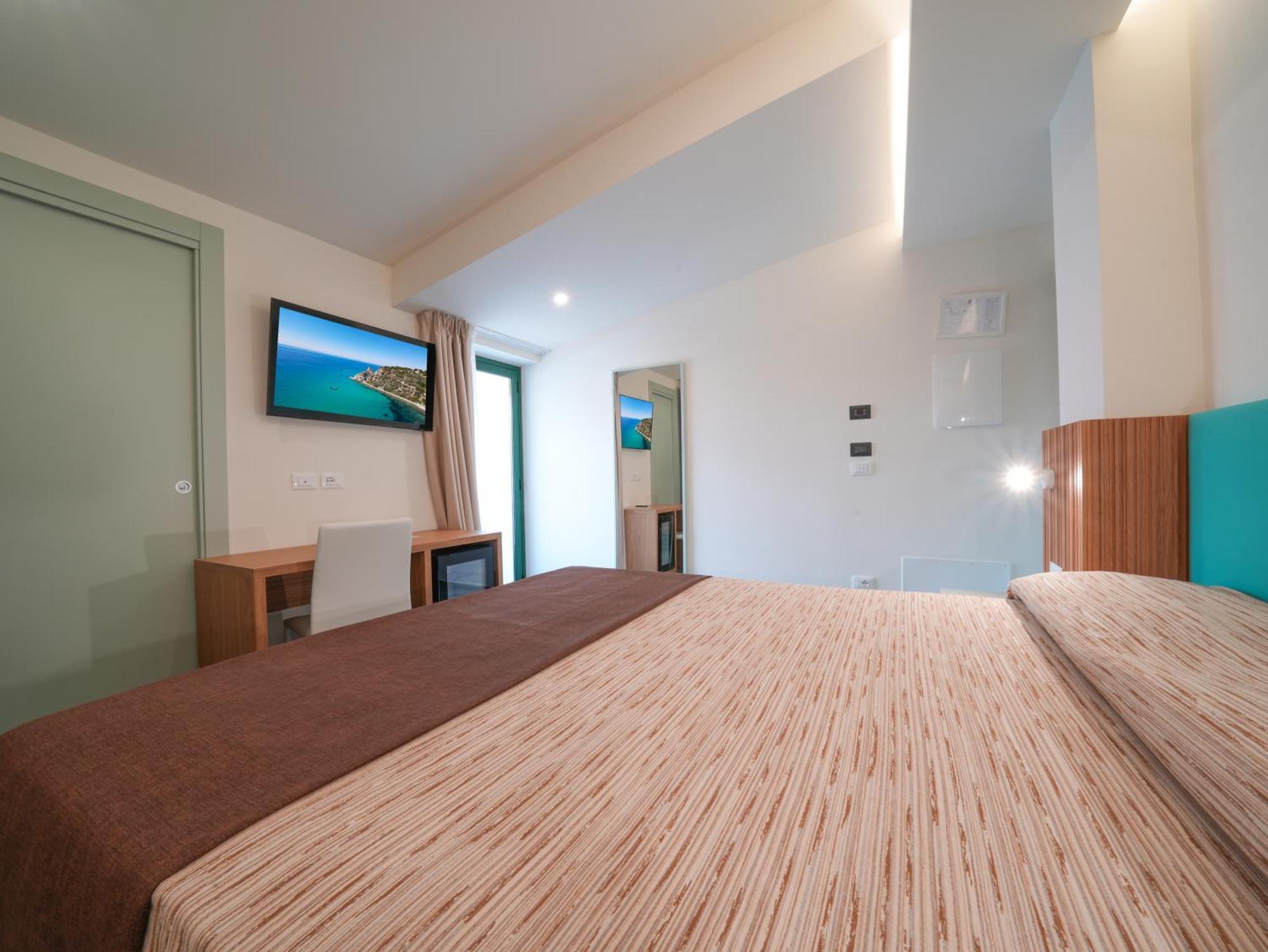 Hotel Marinella Capo Vaticano Esterno foto