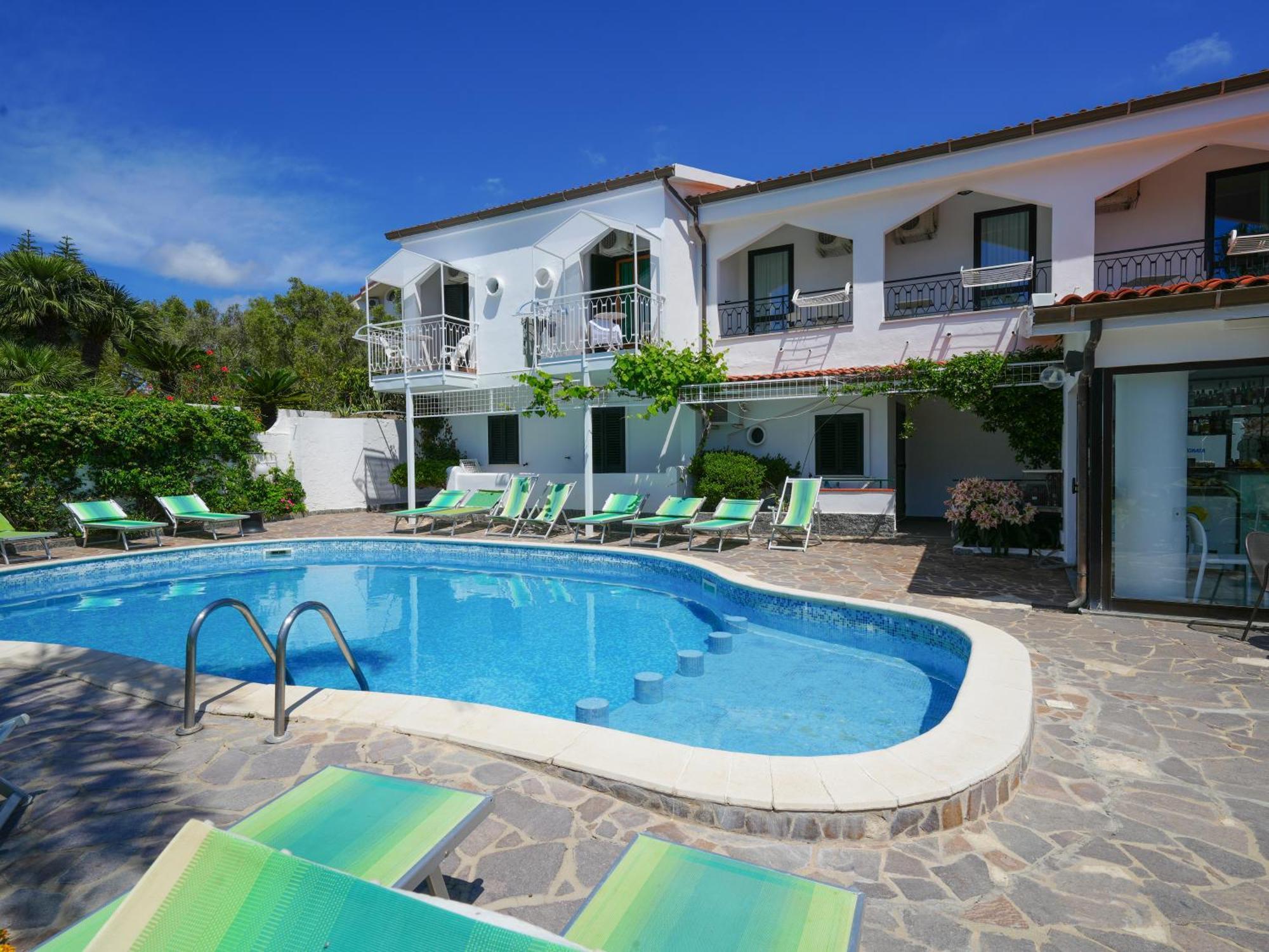 Hotel Marinella Capo Vaticano Esterno foto