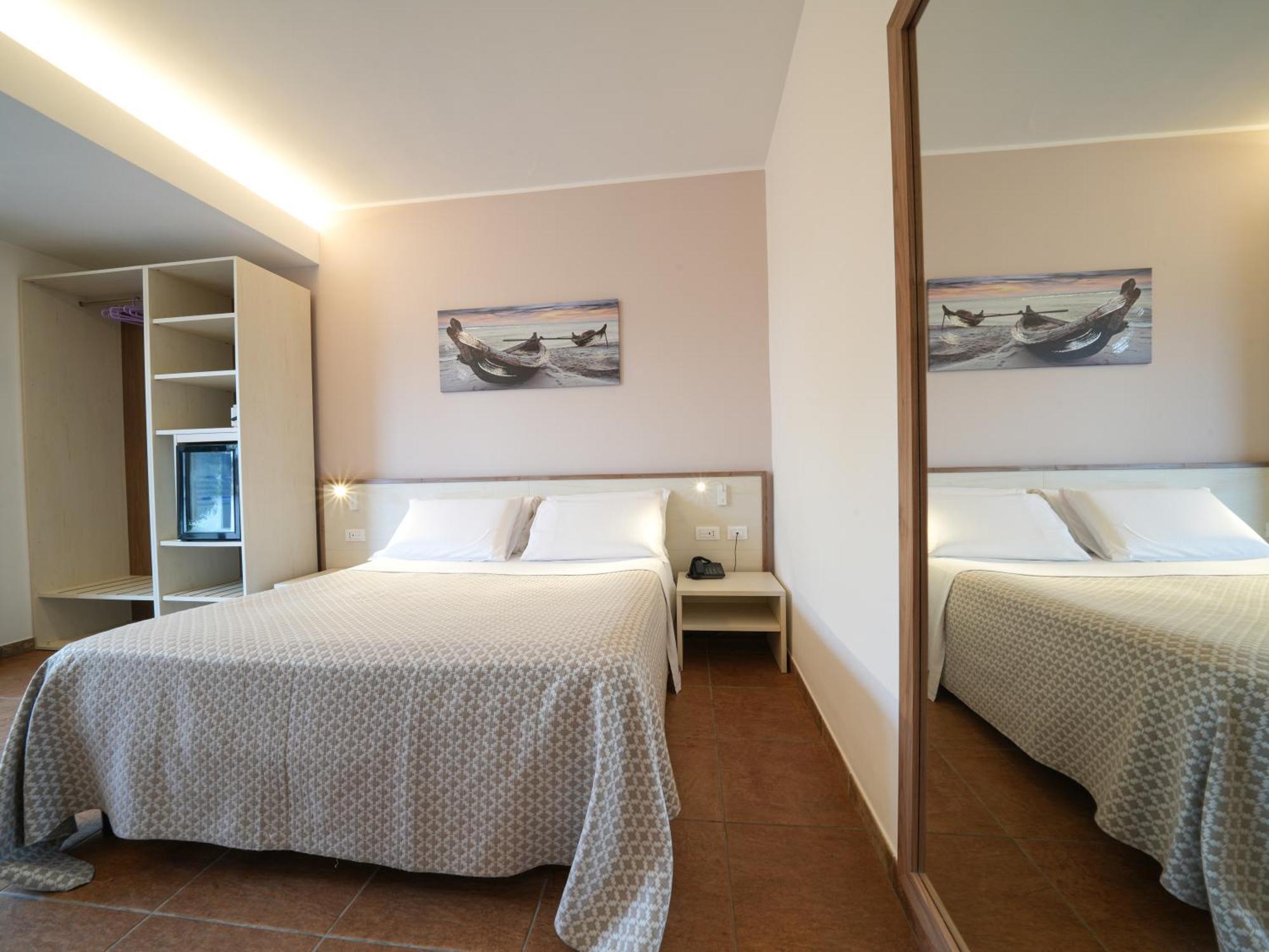 Hotel Marinella Capo Vaticano Esterno foto