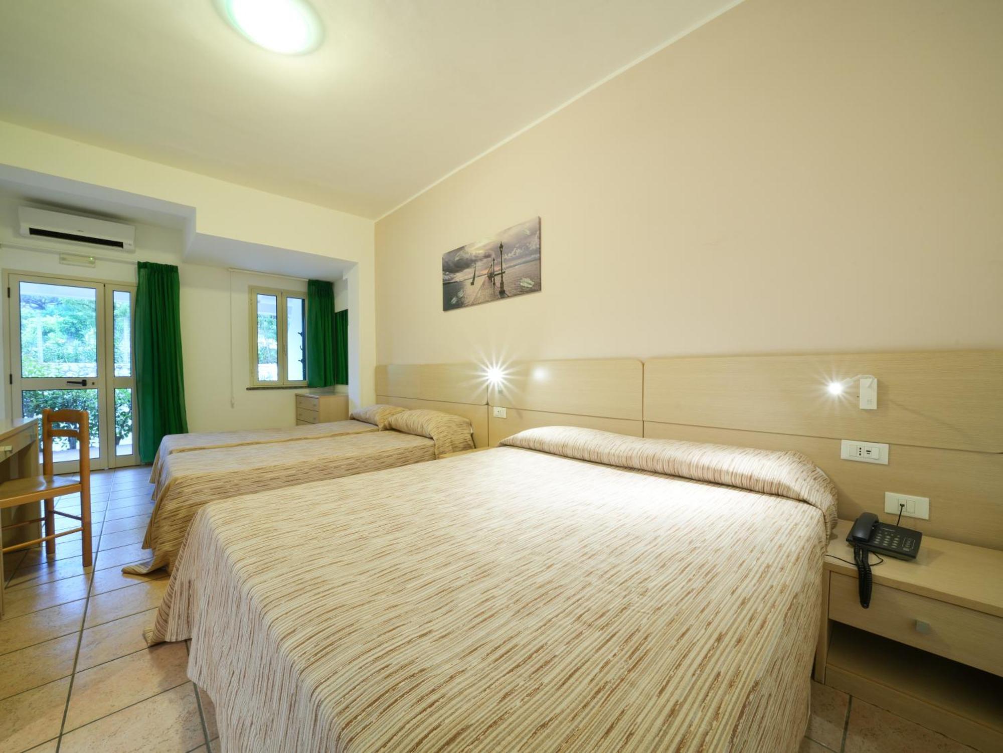 Hotel Marinella Capo Vaticano Esterno foto