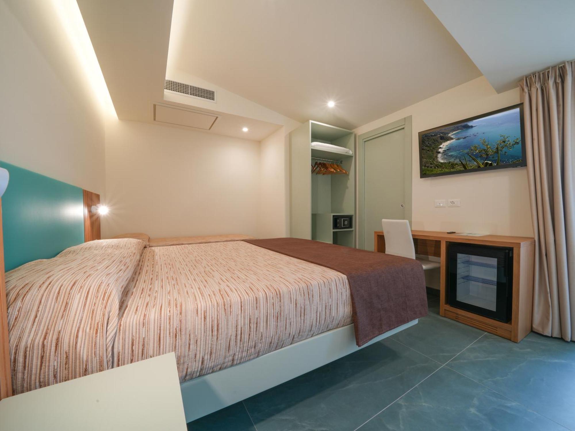 Hotel Marinella Capo Vaticano Esterno foto