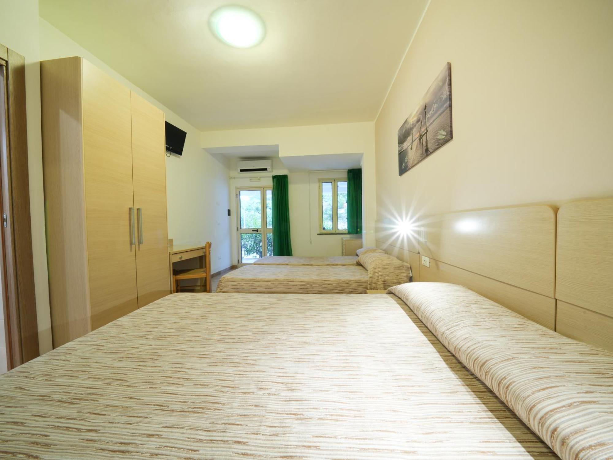 Hotel Marinella Capo Vaticano Esterno foto